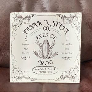 Eyes of Frog 222 Fifth Hallow Apothecary 8” Square Halloween Plate